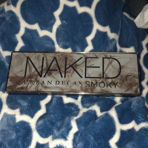 Urban Decay Naked Smoky palette eye shadow